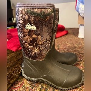 Itascha Camo Muck Boot